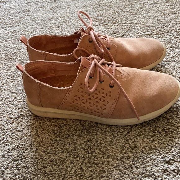 Toms Pink Suede Sneakers - Picture 2 of 4